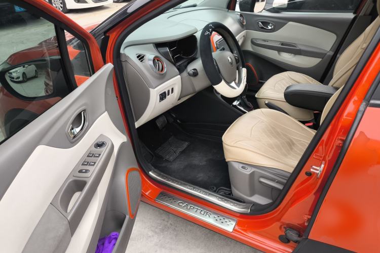 Used Renault Captur 2015 1.2T Automatic Comfort Edition Driver Seat