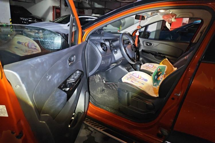 Used Renault Captur 2015 1.2T Automatic Luxury Edition Driver Seat