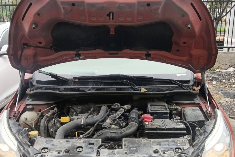 Used Renault Captur 2015 1.2T Automatic Comfort Edition Engine Bay