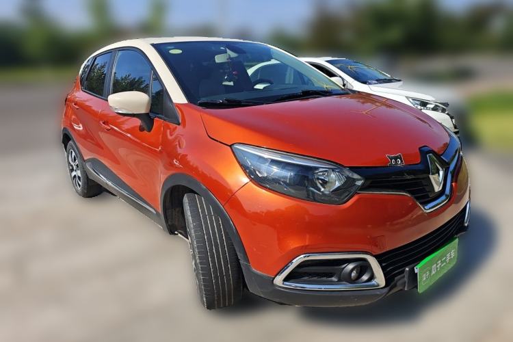 Used Renault Captur 2015 1.2T Automatic Comfort Edition Front Right 45 Deg