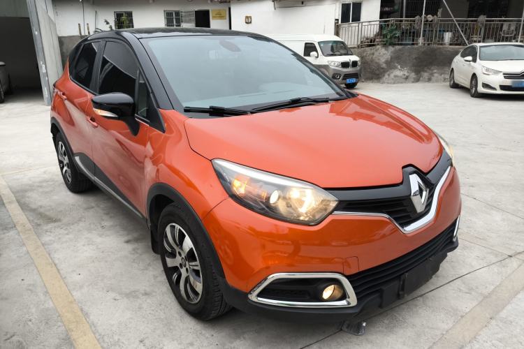 Used Renault Captur 2015 1.2T Automatic Comfort Edition Front Right 45 Deg