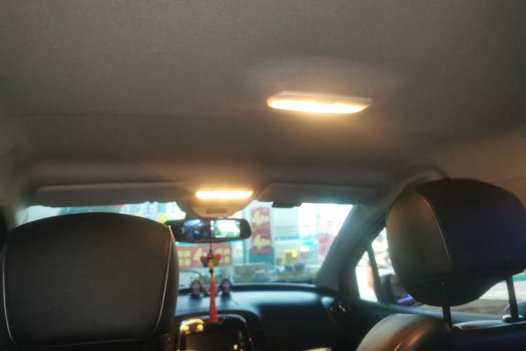 Used Renault Captur 2015 1.2T Automatic Luxury First Edition Headliner