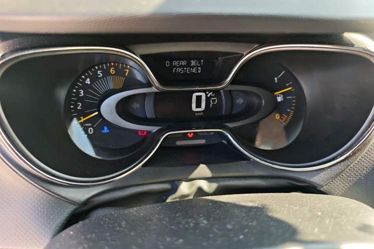 Used Renault Captur 2015 1.2T Automatic Comfort Edition Instrument Cluster