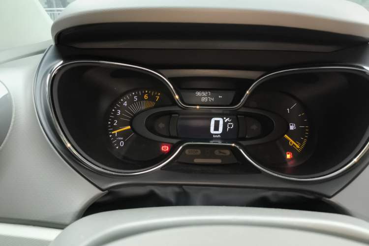 Used Renault Captur 2015 1.2T Automatic Comfort Edition Instrument Cluster