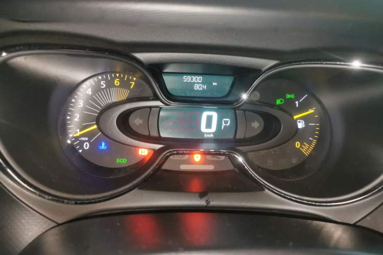 Used Renault Captur 2015 1.2T Automatic Luxury First Edition Instrument Cluster