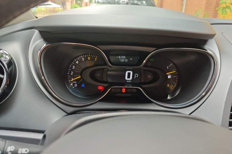Used Renault Captur 2015 1.2T Automatic Luxury Edition Instrument Cluster