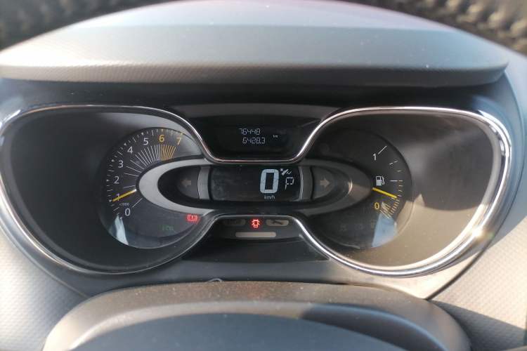 Used Renault Captur 2015 1.2T Automatic Comfort Edition Instrument Cluster