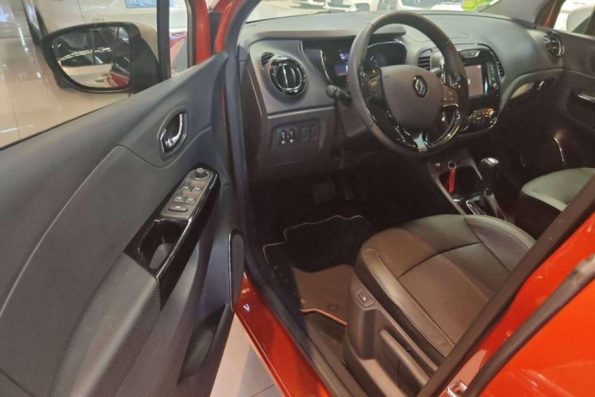Used Renault Captur 2015 1.2T Automatic Luxury Edition Interior 2