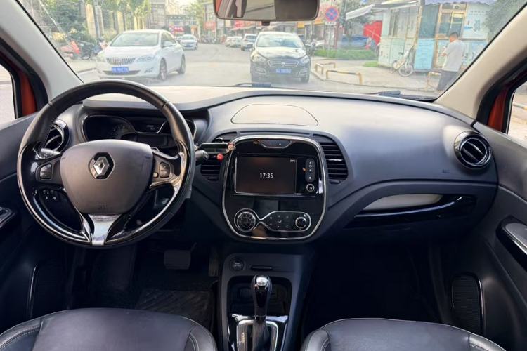 Used Renault Captur 2015 1.2T Automatic Luxury Edition Interior 2