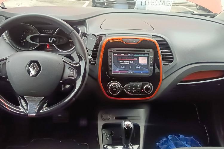 Used Renault Captur 2015 1.2T Automatic Comfort Edition Interior 2