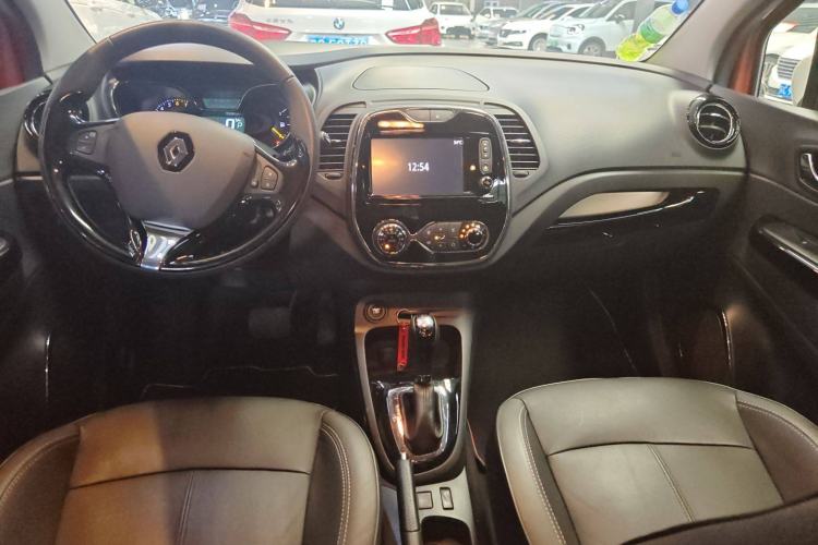 Used Renault Captur 2015 1.2T Automatic Luxury Edition Interior 3