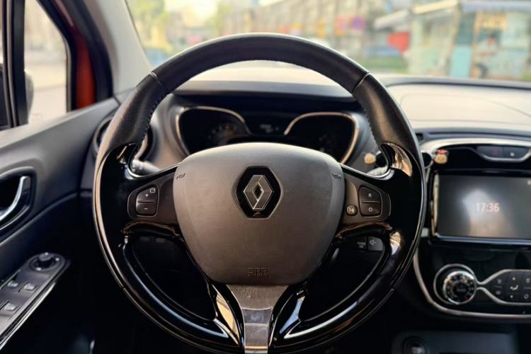 Used Renault Captur 2015 1.2T Automatic Luxury Edition Interior 3