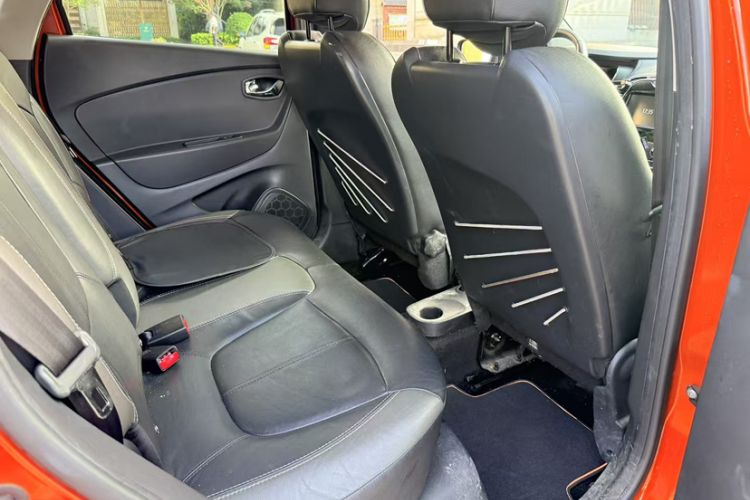 Used Renault Captur 2015 1.2T Automatic Luxury Edition Interior 4