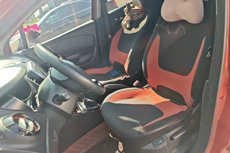 Used Renault Captur 2015 1.2T Automatic Comfort Edition Left Front Seat
