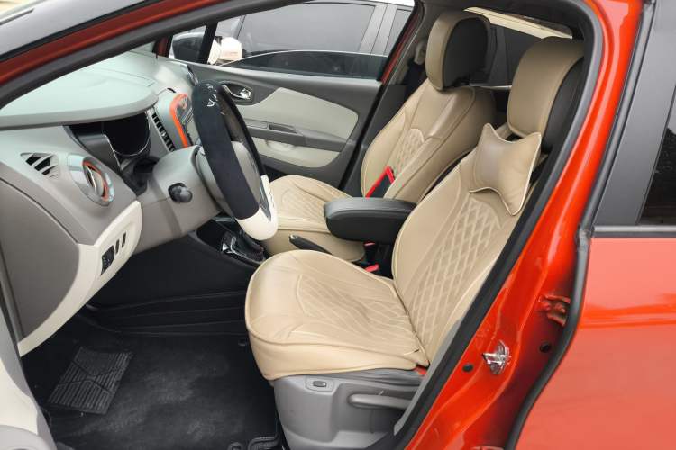 Used Renault Captur 2015 1.2T Automatic Comfort Edition Left Front Seat