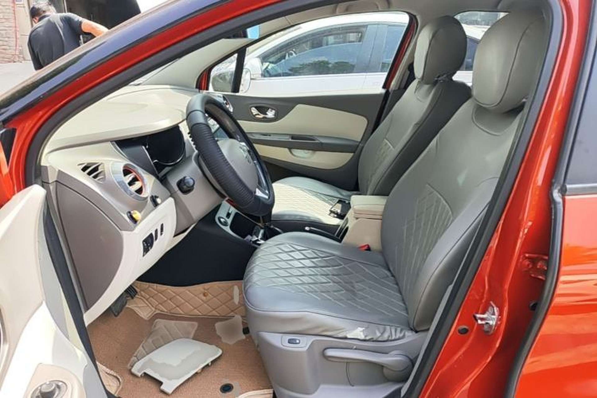 Used Renault Captur 2015 1.2T Automatic Comfort Edition Left Front Seat