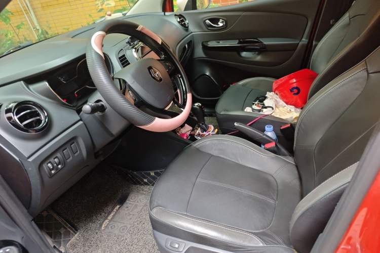 Used Renault Captur 2015 1.2T Automatic Luxury Edition Left Front Seat