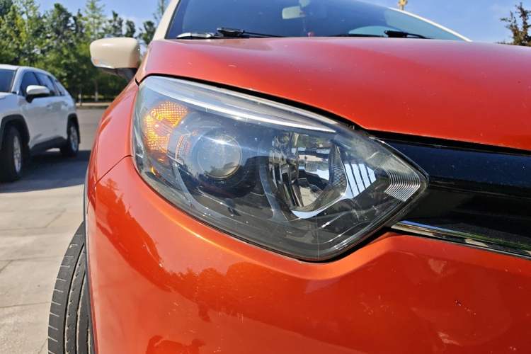 Used Renault Captur 2015 1.2T Automatic Comfort Edition Right Front Headlight