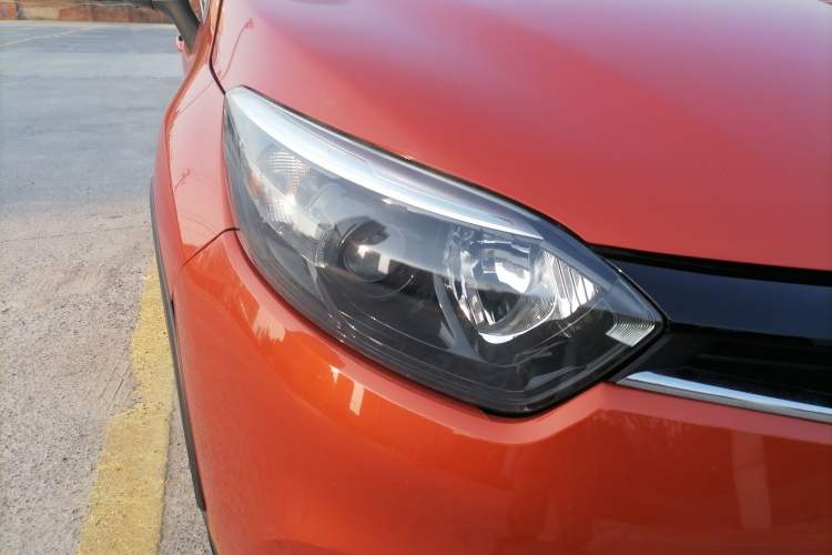 Used Renault Captur 2015 1.2T Automatic Comfort Edition Right Front Headlight