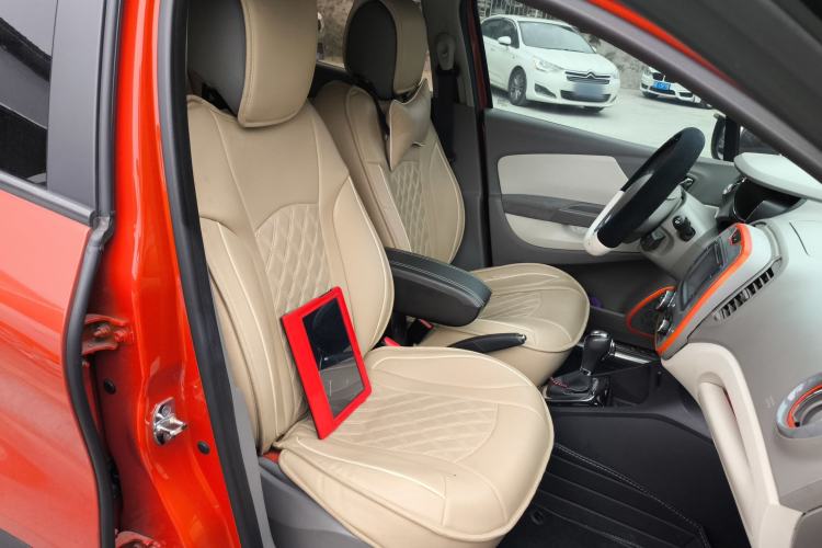 Used Renault Captur 2015 1.2T Automatic Comfort Edition Right Front Seat