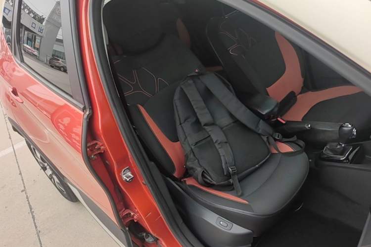Used Renault Captur 2015 1.2T Automatic Comfort Edition Right Front Seat