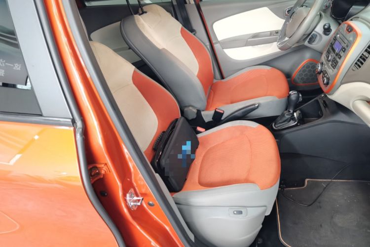 Used Renault Captur 2015 1.2T Automatic Comfort Edition Right Front Seat