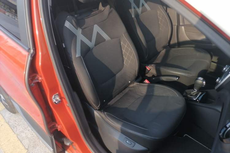 Used Renault Captur 2015 1.2T Automatic Comfort Edition Right Front Seat