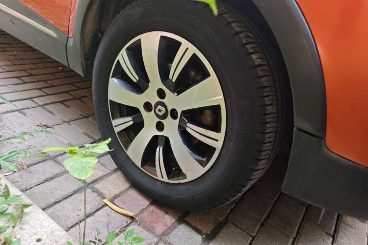 Used Renault Captur 2015 1.2T Automatic Luxury Edition Right Front Wheel Hub