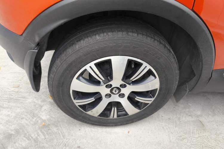 Used Renault Captur 2015 1.2T Automatic Comfort Edition Right Rear Wheel Hub