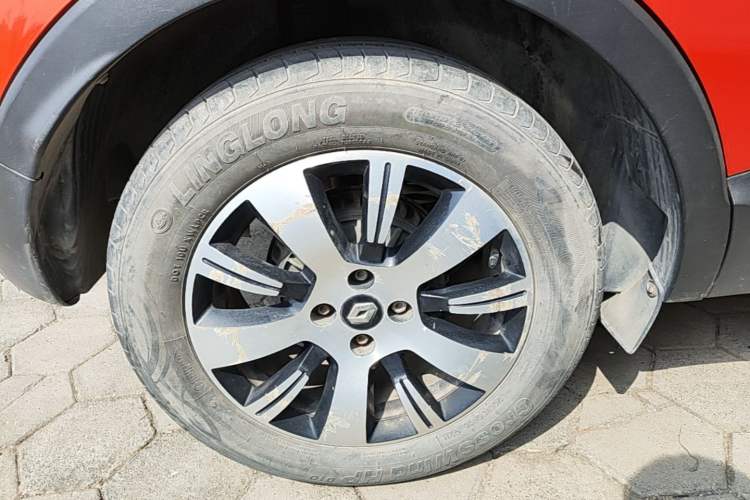 Used Renault Captur 2015 1.2T Automatic Comfort Edition Right Rear Wheel Hub