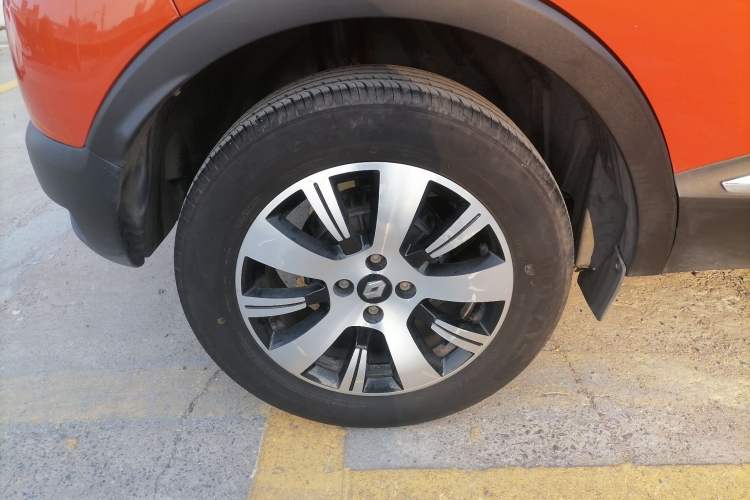 Used Renault Captur 2015 1.2T Automatic Comfort Edition Right Rear Wheel Hub