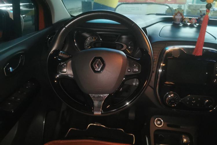 Used Renault Captur 2015 1.2T Automatic Luxury First Edition Steering Wheel