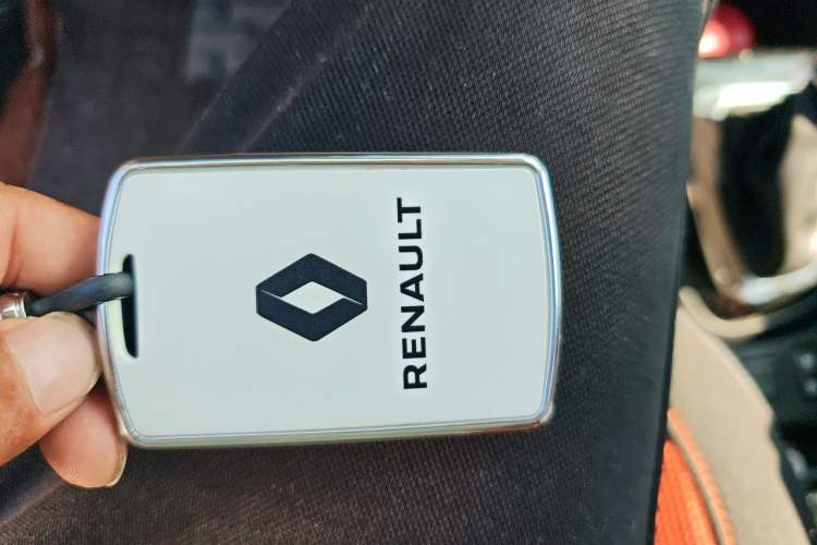 Used Renault Captur 2015 1.2T Automatic Comfort Edition Vehicle Key