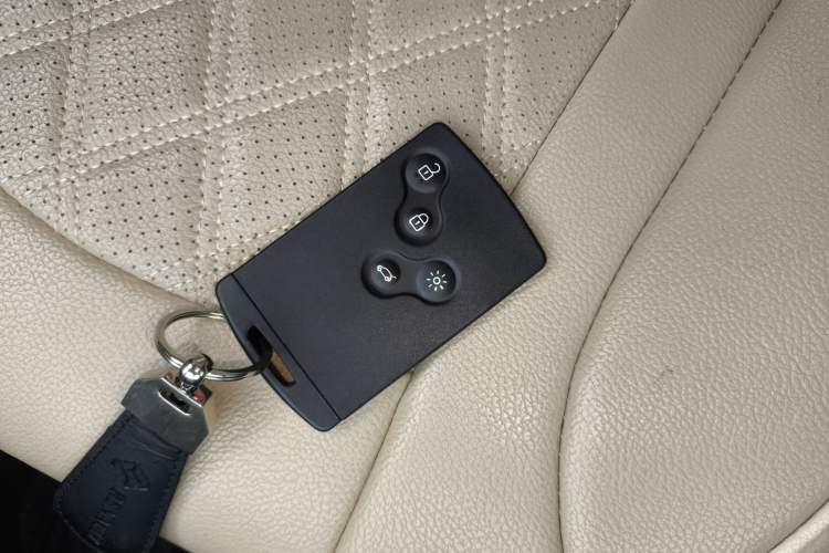 Used Renault Captur 2015 1.2T Automatic Comfort Edition Vehicle Key