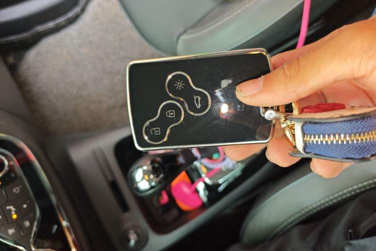 Used Renault Captur 2015 1.2T Automatic Luxury Edition Vehicle Key
