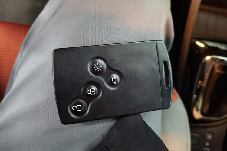 Used Renault Captur 2015 1.2T Automatic Comfort Edition Vehicle Key