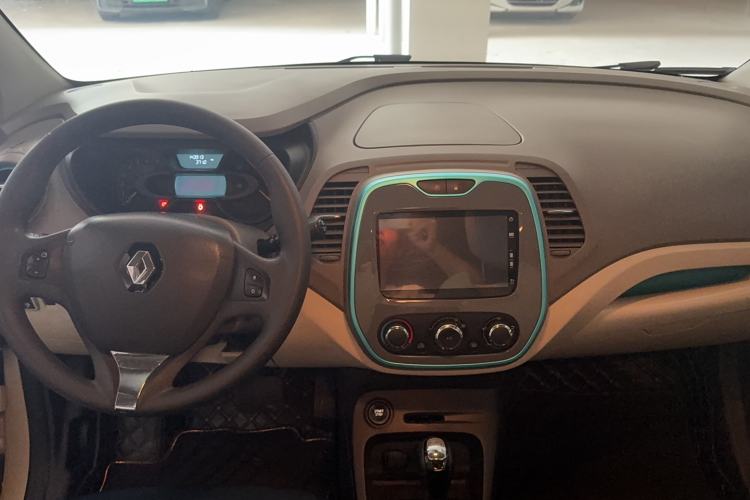 Used Renault Captur 2015 1.2T Automatic Standard Edition Audio And AC Panel