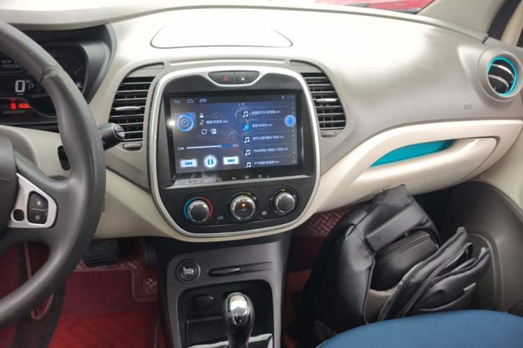 Used Renault Captur 2015 1.2T Automatic Standard Edition Audio And AC Panel