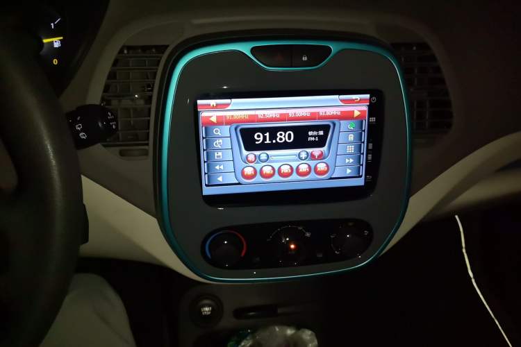 Used Renault Captur 2015 1.2T Automatic Standard Edition Audio And AC Panel
