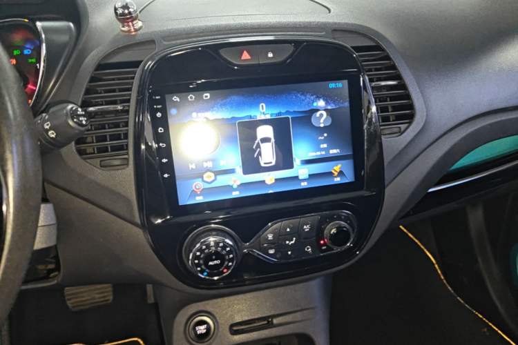 Used Renault Captur 2015 1.2T Automatic Comfort First Edition Audio And AC Panel