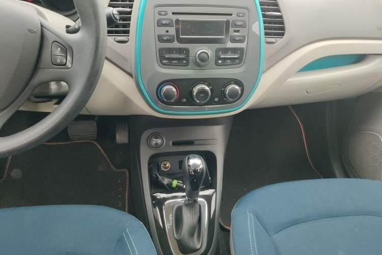Used Renault Captur 2015 1.2T Automatic Standard Edition Audio And AC Panel