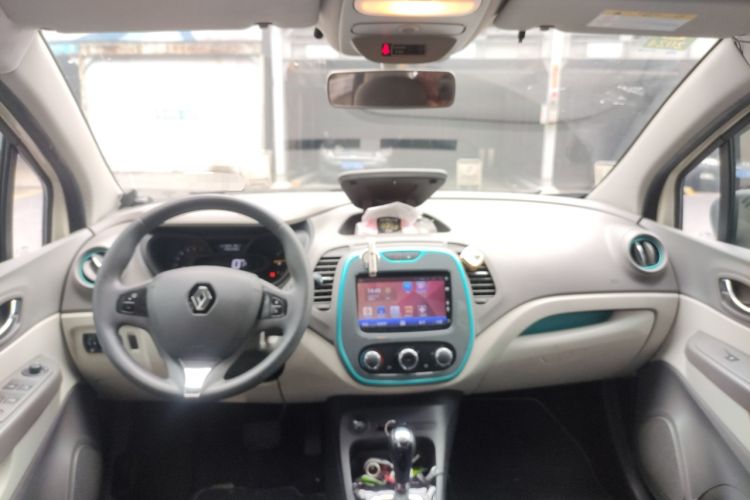Used Renault Captur 2015 1.2T Automatic Standard Edition Center Console