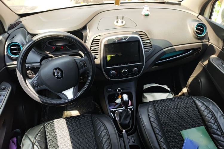 Used Renault Captur 2015 1.2T Automatic Standard Edition Center Console