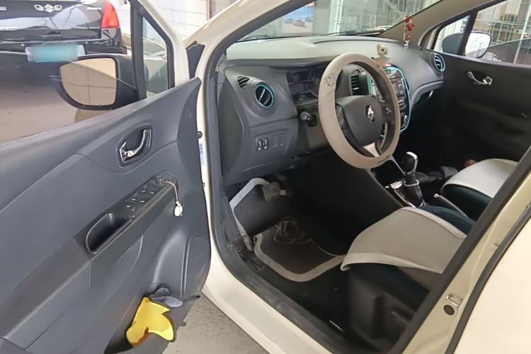Used Renault Captur 2015 1.2T Automatic Standard Edition Driver Seat