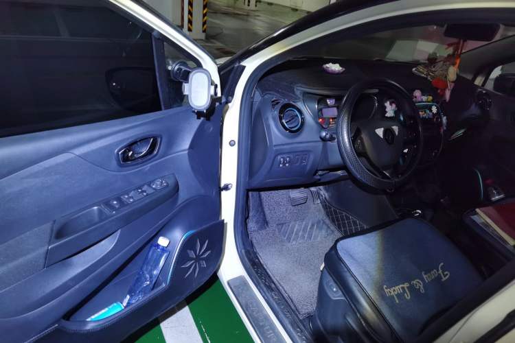 Used Renault Captur 2015 1.2T Automatic Comfort Edition Driver Seat