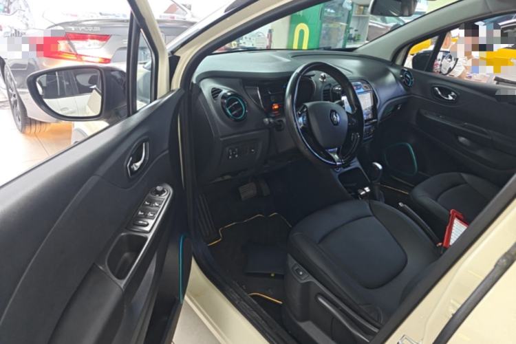 Used Renault Captur 2015 1.2T Automatic Comfort First Edition Driver Seat