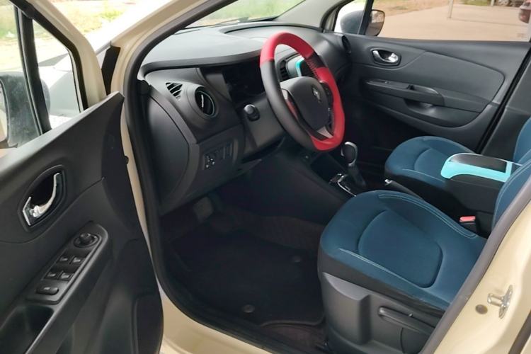 Used Renault Captur 2015 1.2T Automatic Standard Edition Driver Seat