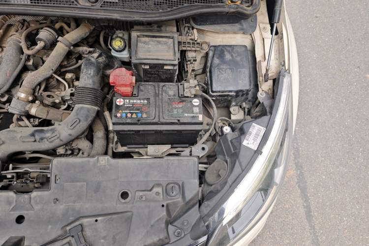 Used Renault Captur 2015 1.2T Automatic Comfort Edition Engine Bay Left