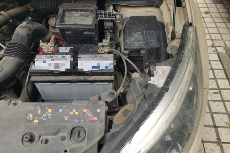 Used Renault Captur 2015 1.2T Automatic Standard Edition Engine Bay Left