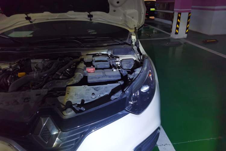 Used Renault Captur 2015 1.2T Automatic Comfort Edition Engine Bay Left